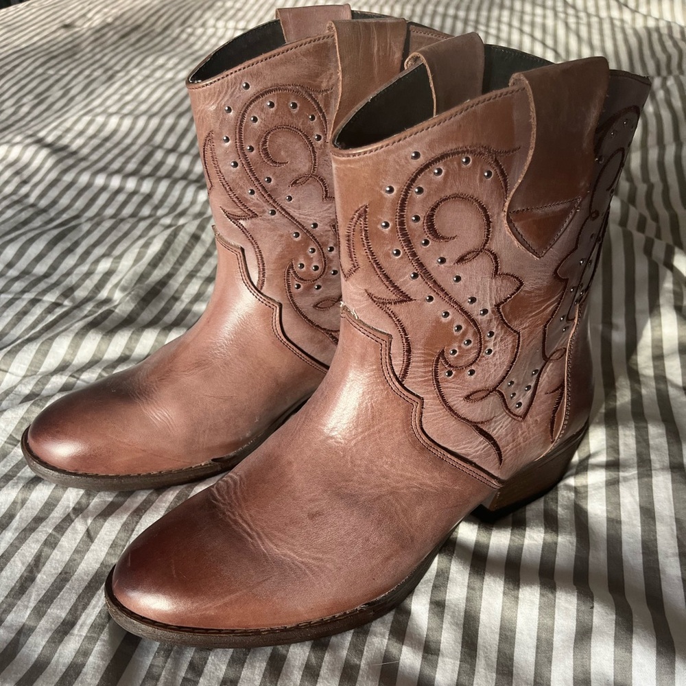 Mauve Leather Women’s Size 10 Cowboy Booties NWOT